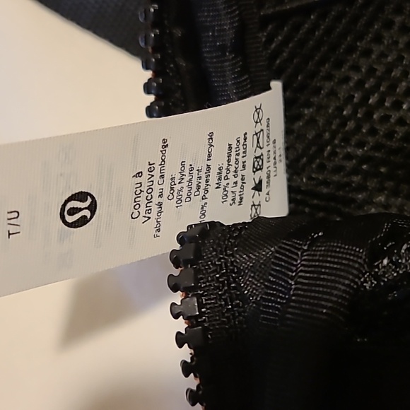 Everywhere Belt Bag Black Lululemon Adjustable Zippers Crossbody Waist - Picture 9 of 12